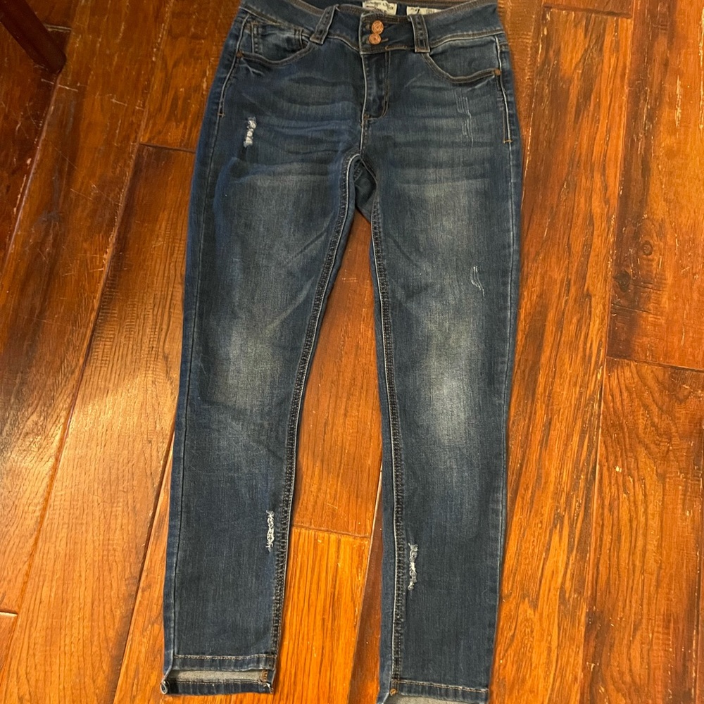 Indigo Rein High Rise Dark Wash Jeans with Button & Zipper Front. Size 7.